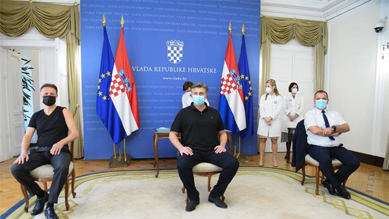 Plenković, Jandroković i Beroš cijepili se AstraZenecom: Poslali smo snažnu poruku povjerenja 